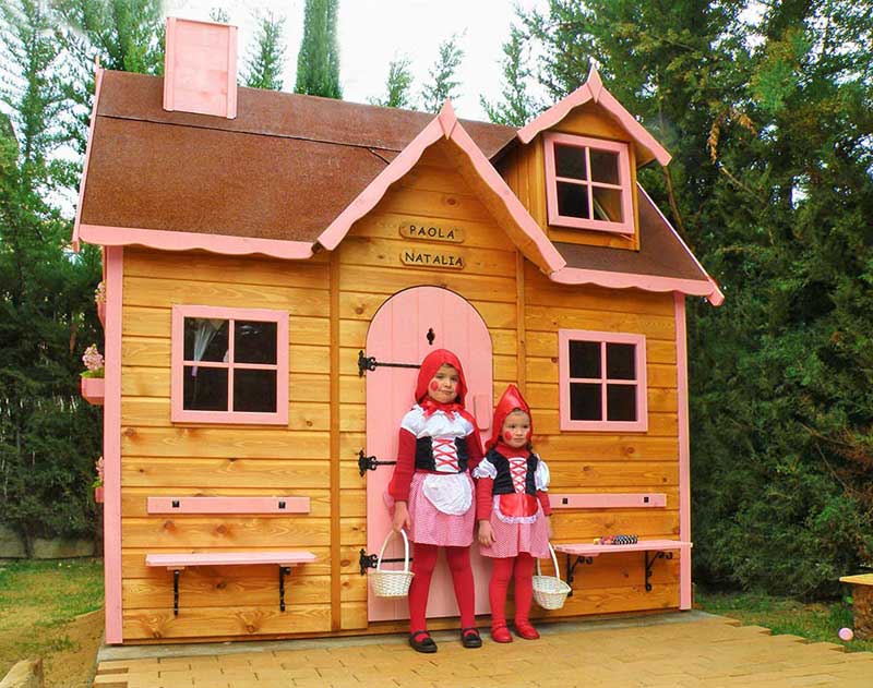 Cabane pour enfant avec lit intérieur BAVIERA. 255 x 175 x 260 hauteur .  CABANES GREEN HOUSE.Cabane peinte, transport inclus.