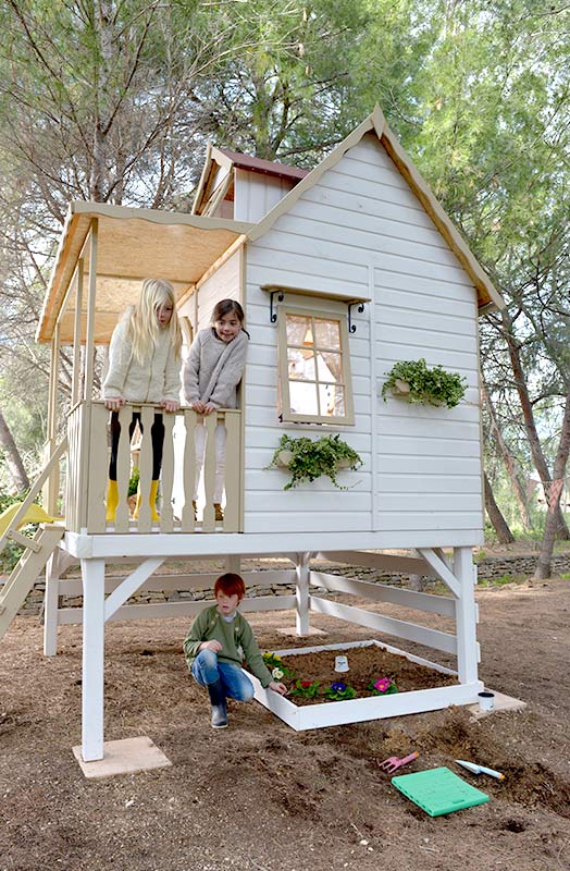 Cabane enfants LOUIS en bois avec toboggan - SERRES-ET-ABRIS.